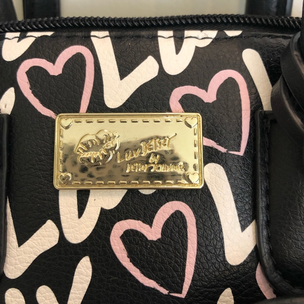 Betsey Johnson Luv handbag with cross body strap - Picture 3 of 8